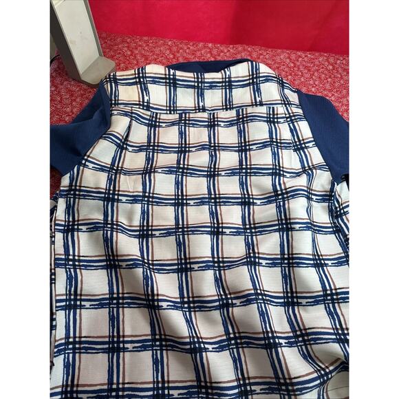 Silver Silk Casual Mens Shirt Size Medium Collared Button Up Short Sleeves V1 - Picture 4 of 4